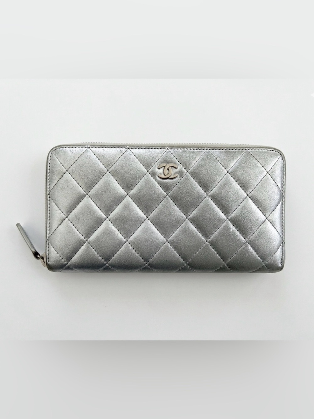CHANEL Matelasse Silver Quilted Lambskin Zippy Long Wallet - Classic CC Hardware - Picture 1 of 15